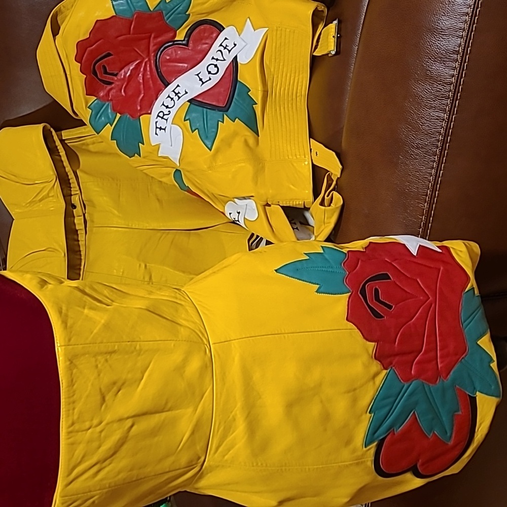 Michael Hoban True Love yellow leather 4 pc ensemble.